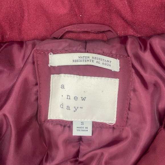 Women’s Hooded Water Resistant Coat Size Small Dark Red Fur Hood Pockets - Picture 12 of 12